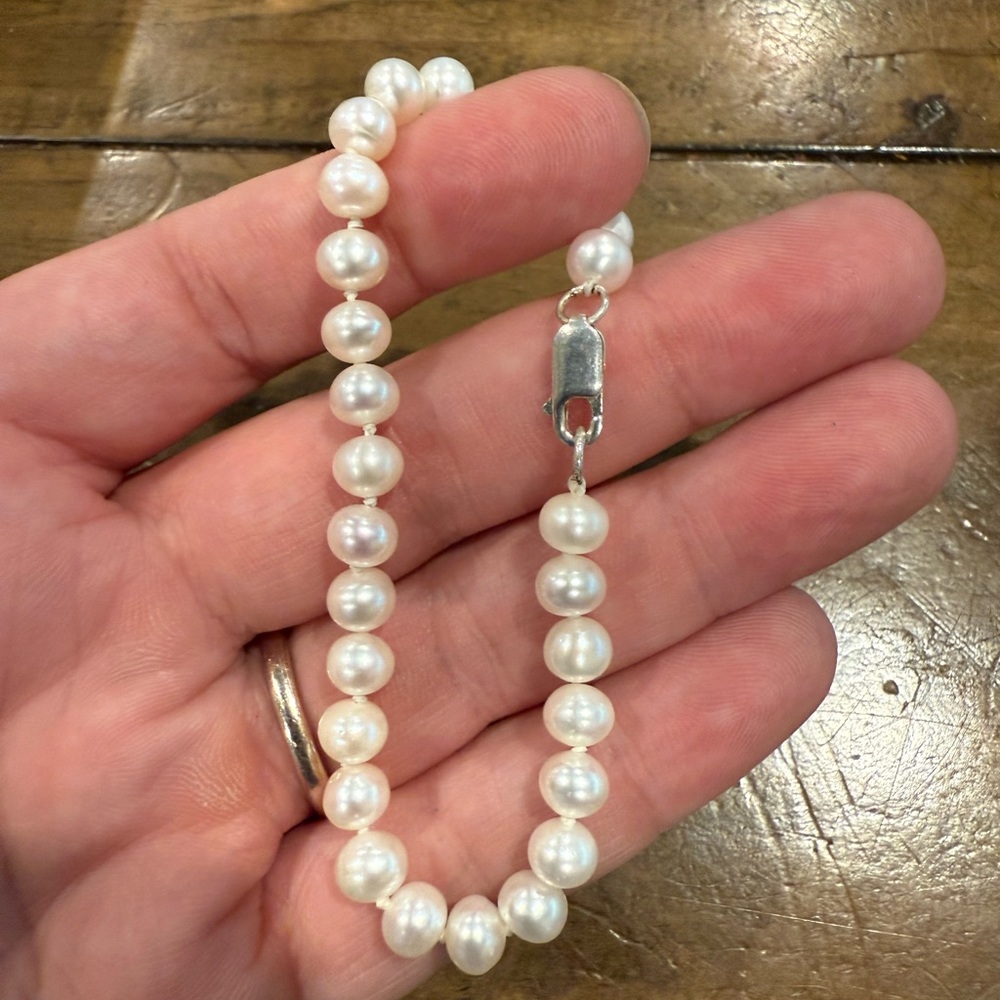 Elegant White Pearl Bracelet Sterling silver
